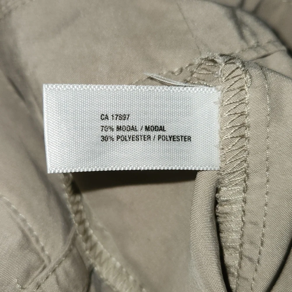 GAP khaki cargo shorts - Picture 7 of 7
